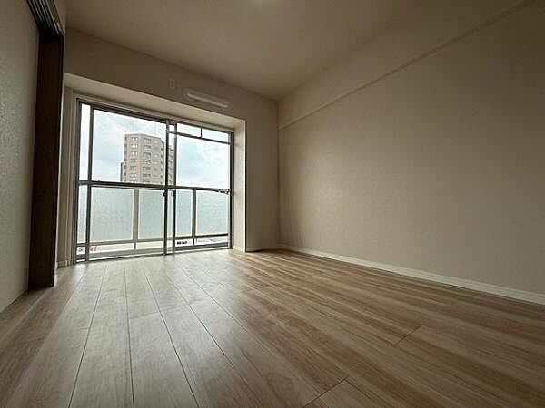 洋室を拡大表示