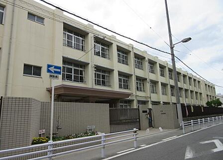 大阪市立すみれ小学校まで808m