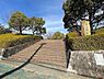 周辺：岡近隣公園まで667m