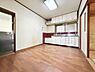 キッチン：無駄のない動線で毎日の準備、料理、後片付も効率よく行えそうですね。