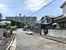 その他：■現地撮影写真■前面道路の幅員は約6ｍとお車の出し入れもラクラク！