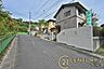 その他：前面道路約6ｍでお車の出し入れも楽々！