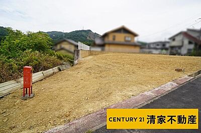 外観:南西角地で開放的&採光良好!(2026年08月撮影) 外観:南西角地で開放的&採光良好!(2026年08月撮影)