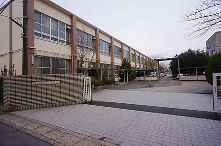 守山東中学校まで1500m、守山東中学校まで1500m(徒歩約19分)