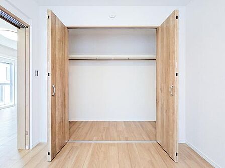 これだけ収納があると助かりますね!お荷物の多いご家族も安心です!