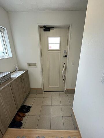 玄関 彦根市大堀町