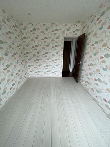 室内 彦根市八坂町