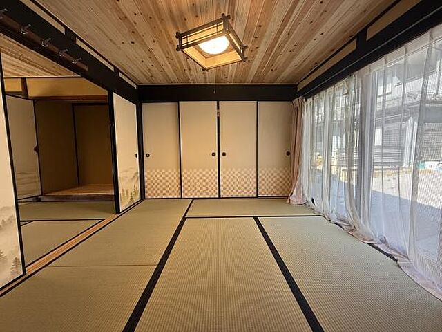 室内 彦根市開出今町