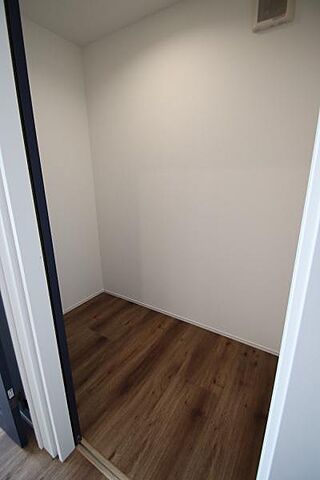 収納 彦根市正法寺町