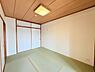 和室：押入れのある6帖和室です♪