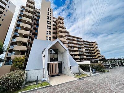 外観：内装リフォーム済のきれいなお部屋です。是非一度ご内覧くださいませ♪