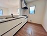 キッチン：写真は同社施工例です。