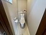 トイレ：1階と2階の2箇所にトイレを完備し、朝の忙しい時間帯の混雑を緩和できるほか、夜間に階段を上り下りする必要がなく、ご家族皆様が快適に安心して暮らせる設計です♪