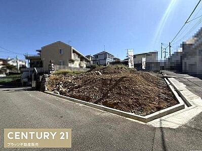 外観：阪急宝塚線豊中駅まで徒歩12分の立地。