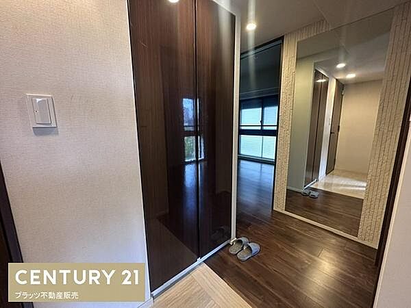 玄関を拡大表示
