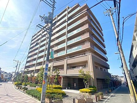 【外観】地上10階建てマンション7階部分日当たり・通風環境良好な立地