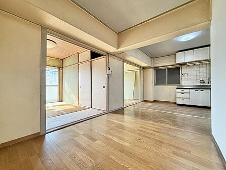 室内にいても、たっぷりの陽光と爽やかな風を感じて頂けます!ご家族と穏やかに過ごす、心地の良い時間が流れます。