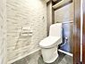 トイレ：節水型でエコなトイレには、今では当たり前のウォシュレット付き。便座を温める機能付き！広さも十分にありゆったりとお使い頂けます。