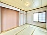 和室：和室は汎用性が高く様々な使い方ができます♪収納スペース付きでお部屋もスッキリ片付きますね！