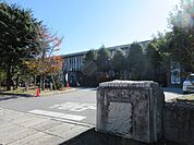 長浜市立西中学校まで893m