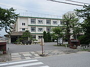 長浜市立南郷里小学校まで2171m