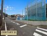 その他：閑静な住宅街で子育ても安心の住環境です。お子様の登下校や毎日の送り迎えも安全な好立地です。見通しもよく車通りも少ないので安心です！新築住宅で新しい生活を快適にスタートできます。