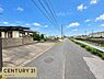 その他：落ち着いた住宅街に位置する前面道路は、見通しがよくすっきりとした印象。道路幅も広くゆったりとしており、車の出し入れや日々の移動などもスムーズです！周辺の街並みも整い、穏やかに暮らせる住環境が魅力です！