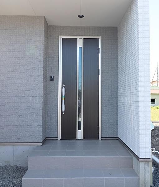 玄関を拡大表示