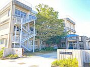 横見小学校 801m