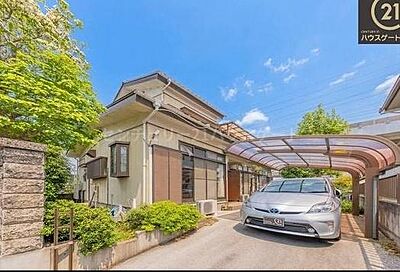 外観：やさしいクリーム色の外観が、街並みに溶け込む穏やかな佇まい