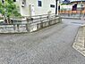 その他：交通量が少なめな前面道路で安心です