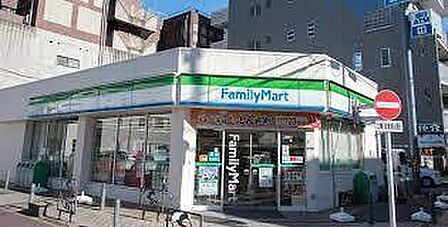 ファミリーマート柏五丁目店まで765m