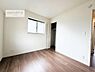 子供部屋：掃き出し窓がないお部屋は、お子様のお部屋としても安心です！収納スペースも充実しているので散らかったお部屋をサッと片付けられます！