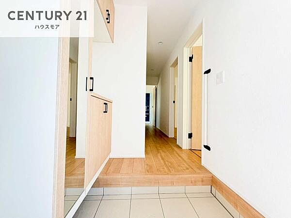 玄関を拡大表示