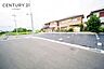 駐車場：駐車スペースは2台分あります！セカンドカーはもちろん、バイクや自転車なども置き場所に困りません。