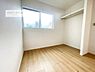 洋室：洋室は子供部屋や寝室、色々と用途多彩に利用できますね。収納力もたっぷりなので、広々気持ちよく過ごすことができます。