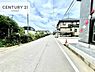 その他：前面道路は6ｍ×5.9ｍ！車庫入れが苦手な方も安心ですね。