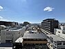 その他：リビング西側のバルコニーからは嵐山までの眺望があります。西洞院に面しており、抜け感のある眺望です。