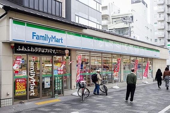 ファミリーマー...