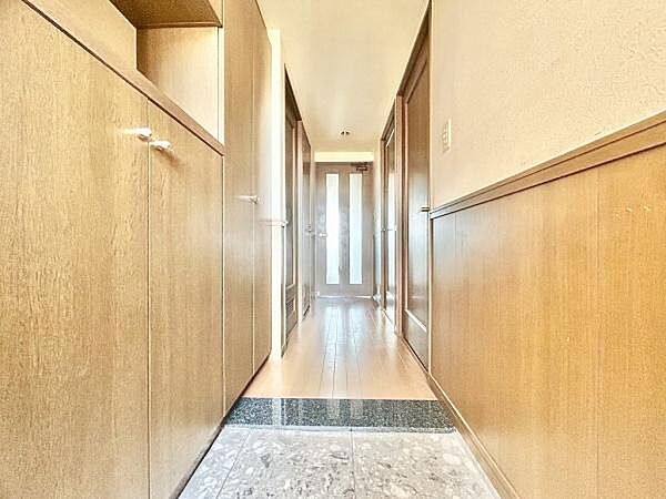 玄関を拡大表示