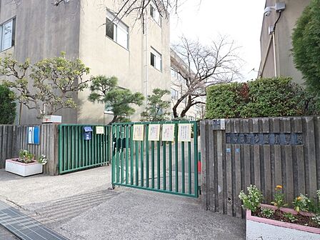 豊中市立少路小学校まで826m