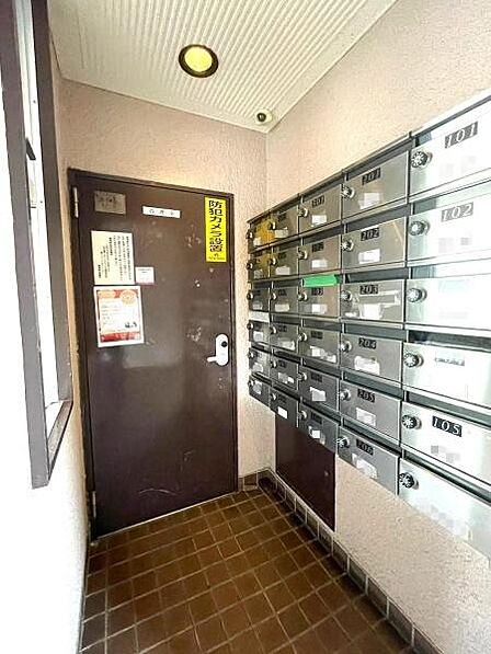 【メールボックス】マンション内にあるメールボックスです。