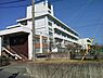 周辺：鎌倉市立腰越中学校まで549m
