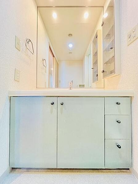 シンプルで使いやすい洗面台です!