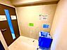 その他：ゴミステーション。各階にあり、1階に降りて捨てに行く必要はありません！