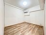 洋室：落ち着きのある色合いのお部屋です！