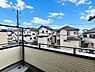 その他：バルコニーからの眺望です。全面の圧迫感はありません。