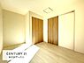 子供部屋：自然光がたっぷり注ぐ、使いやすい空間です