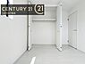 収納：【クローゼット】お部屋ごとに設けた収納は住みやすさへのこだわりです。
