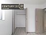 収納：【クローゼット】お部屋ごとに設けた収納は住みやすさへのこだわりです。